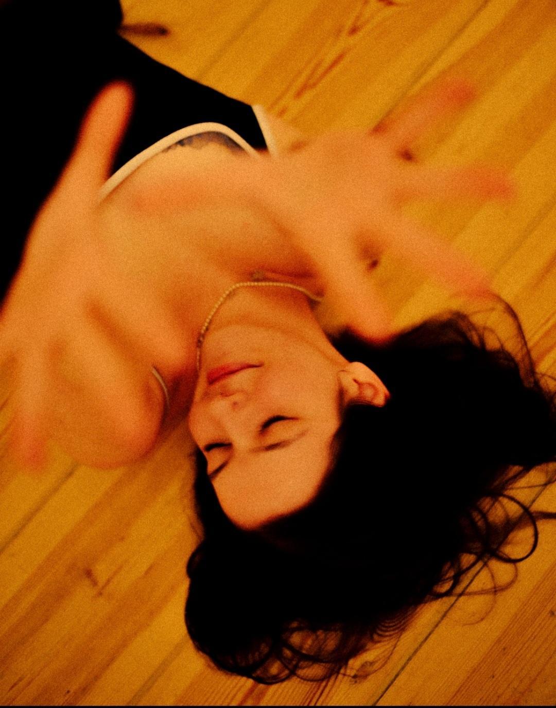 AnnaDear Live Image