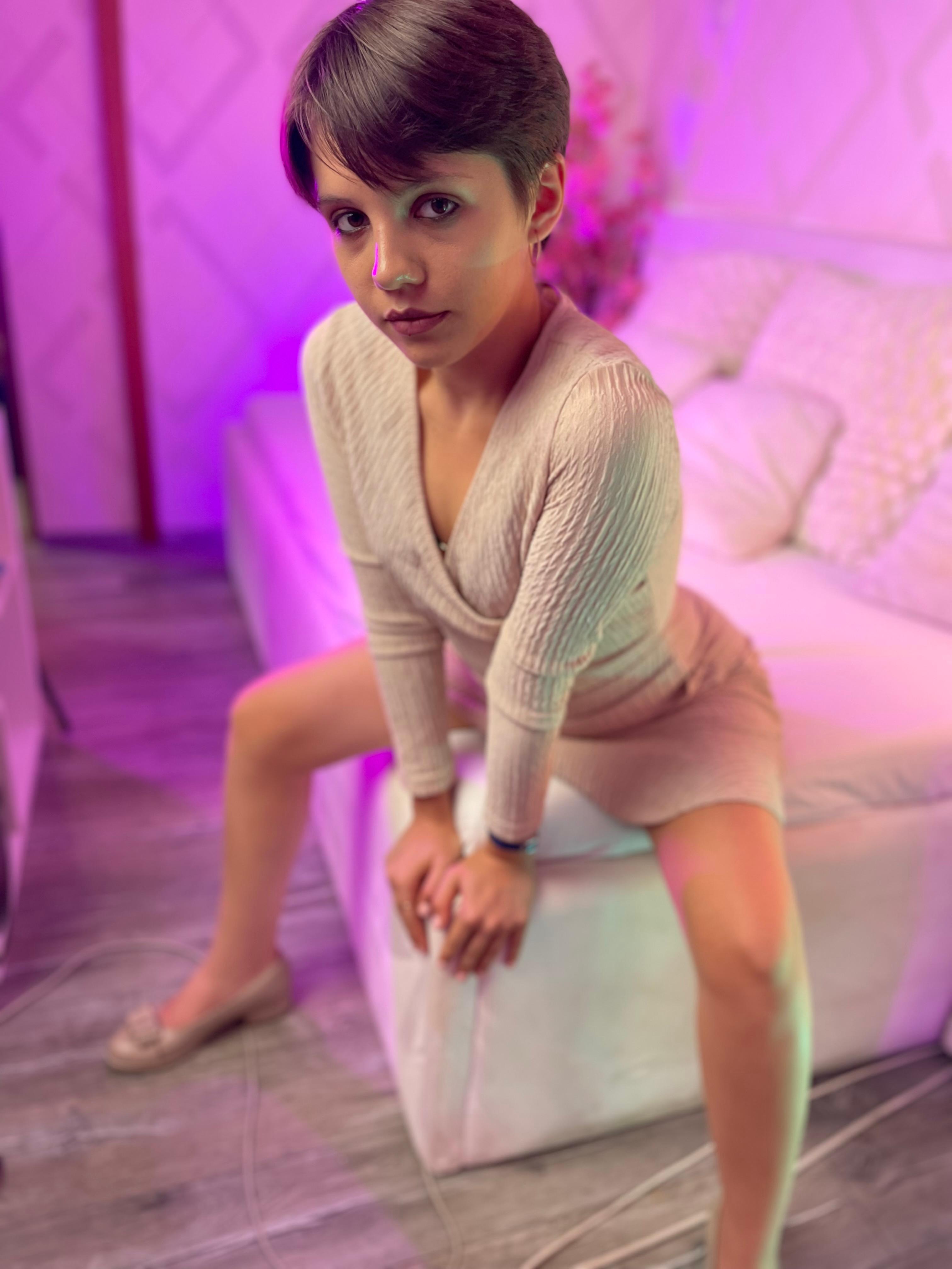 ArielleParis Live Image