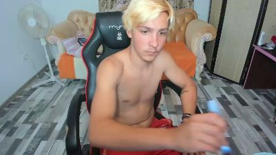 BlondBoy04