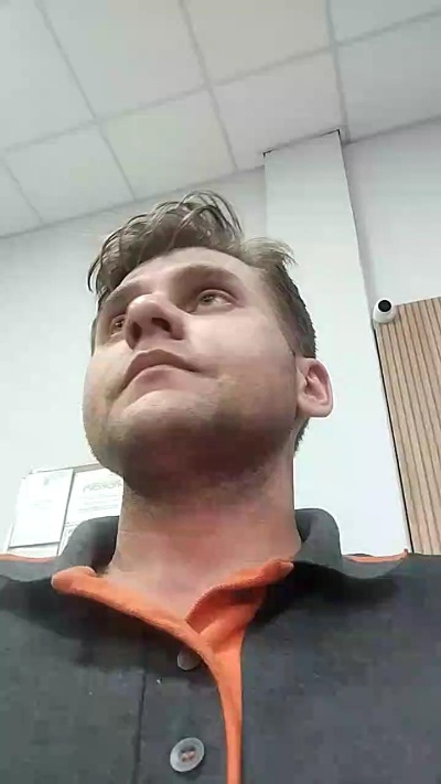 Carlos37374 Live Image