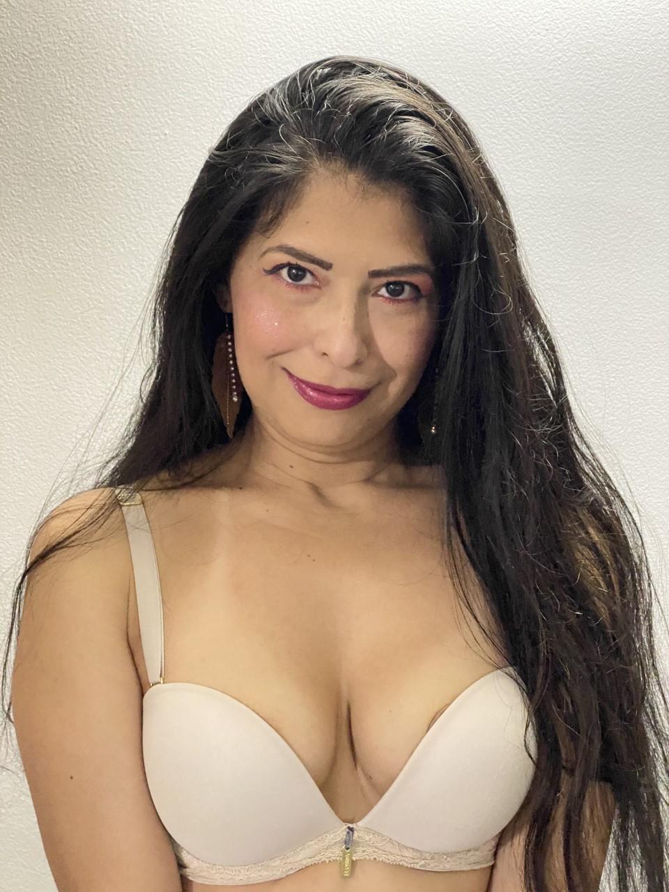 CarolinaLopez Live Image