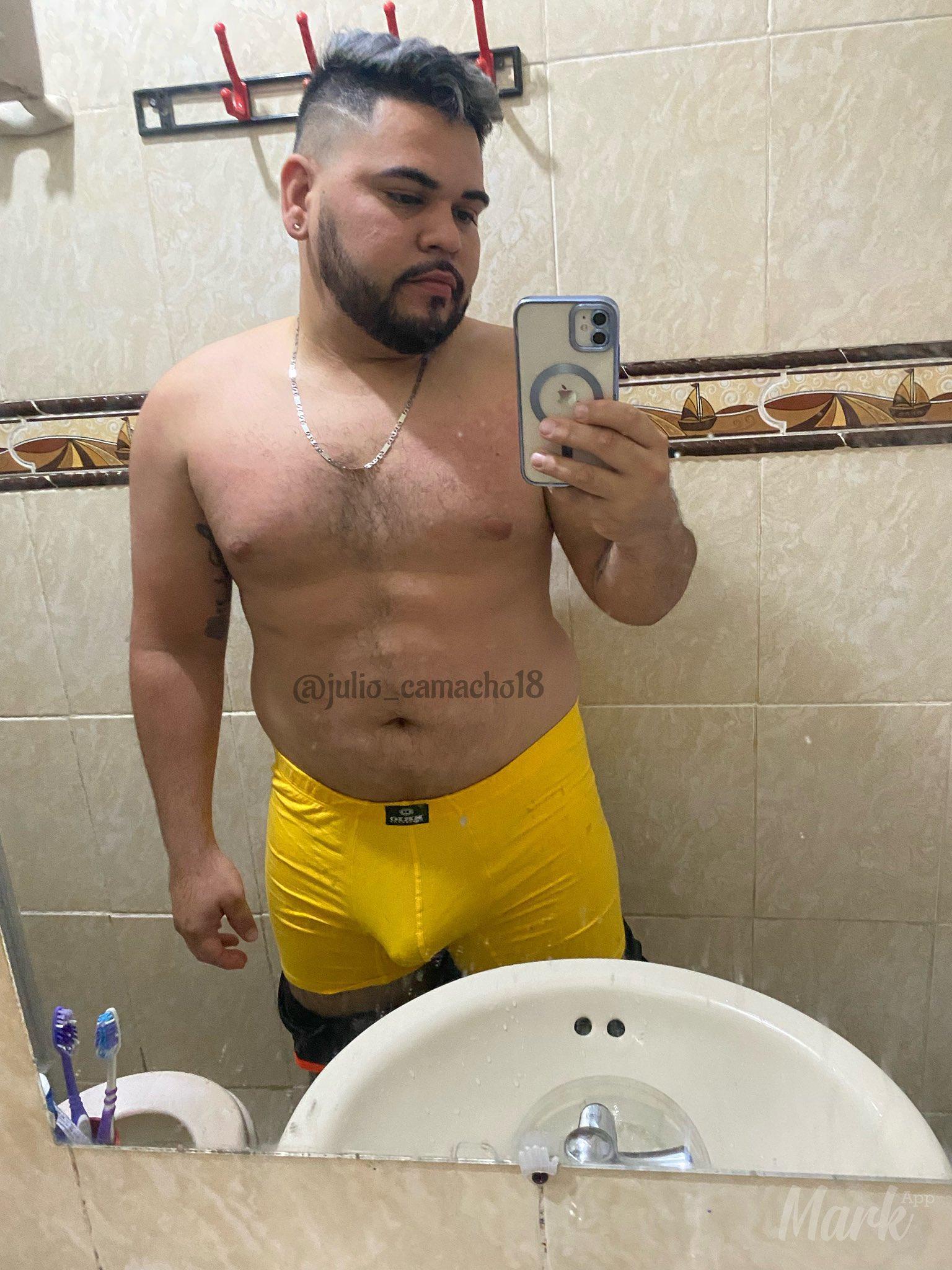 ChubbyCock_18 Live Image
