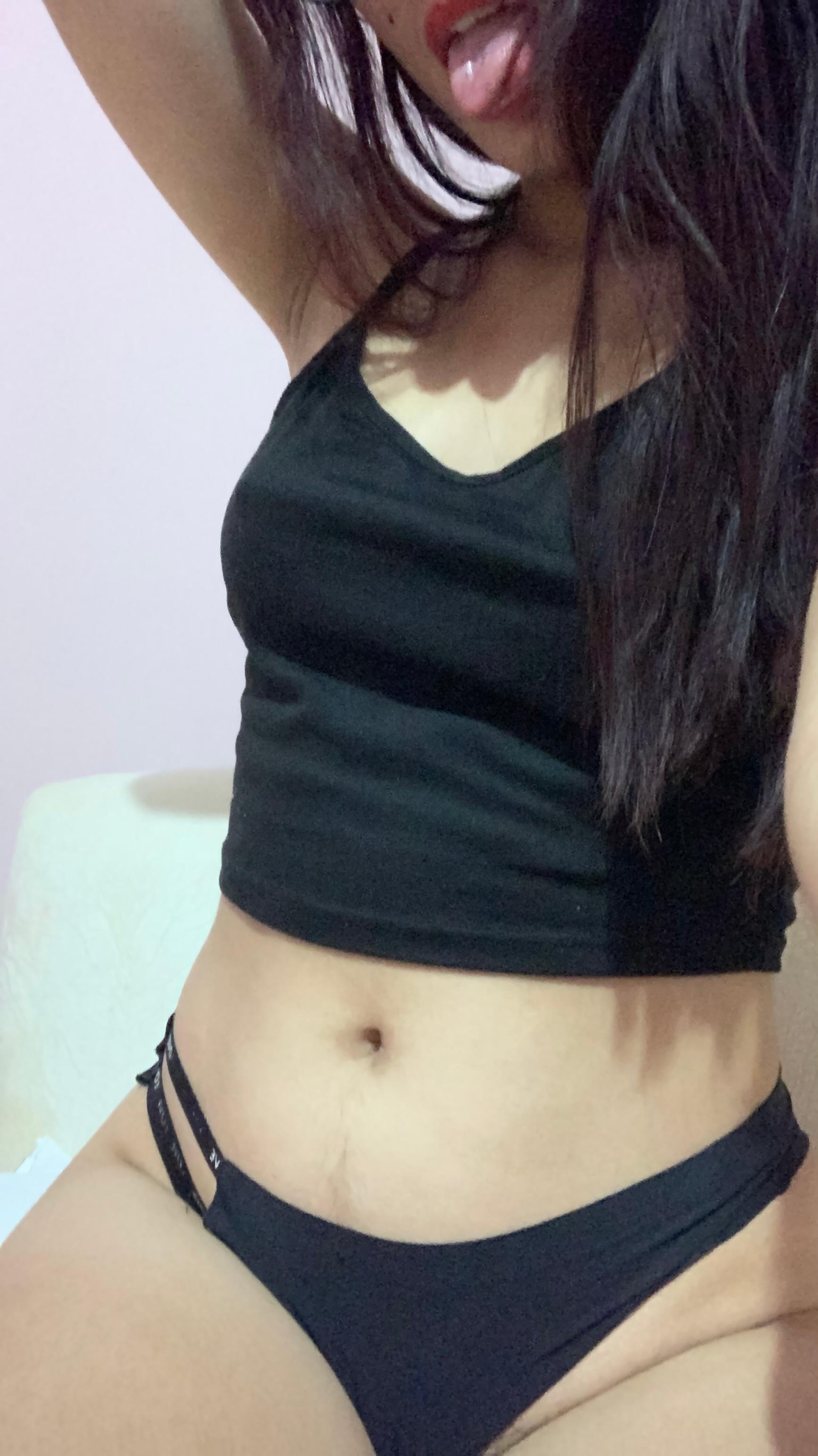 Erika_7981 Live Image