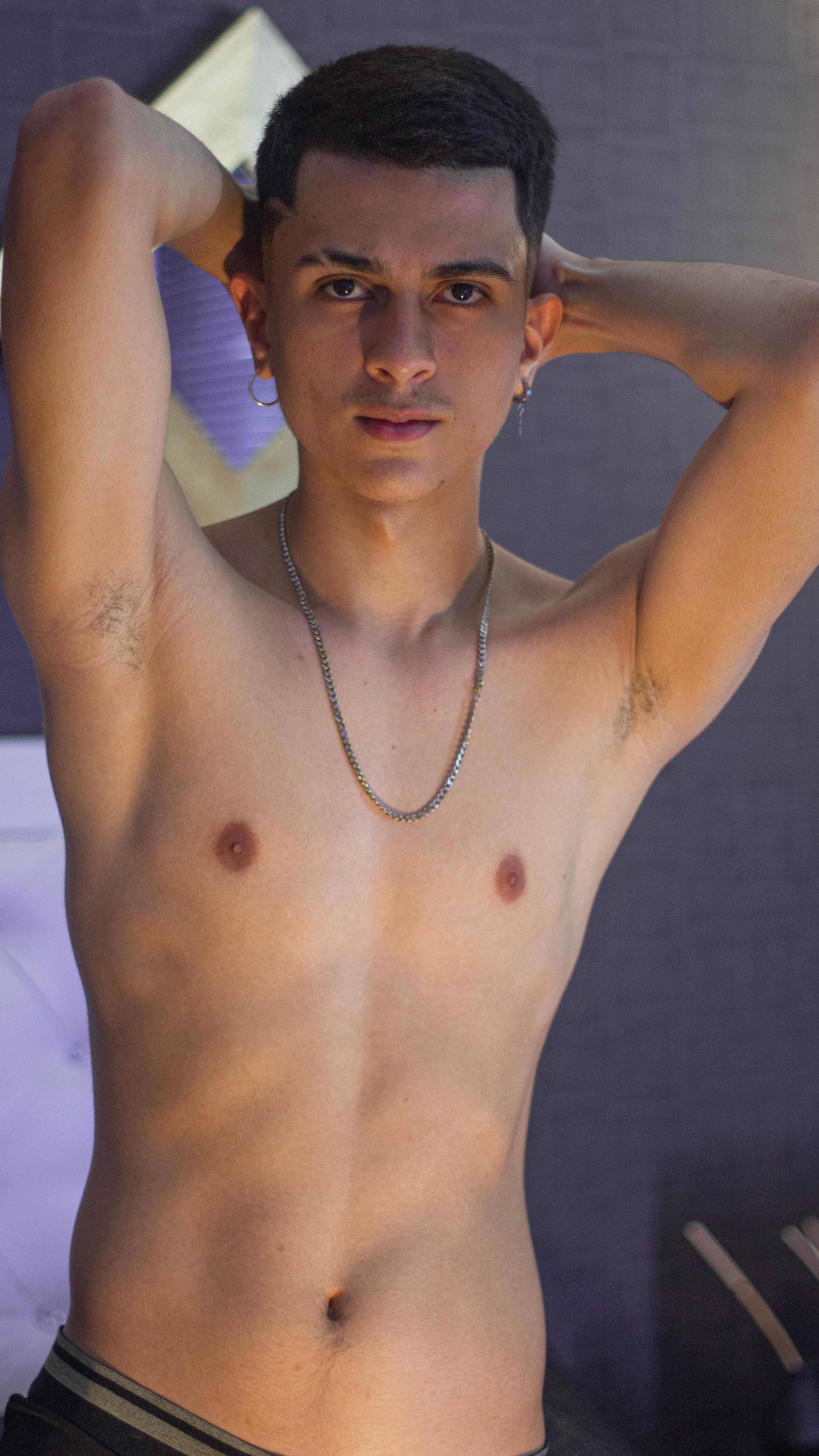 EthanSilver_ Live Image