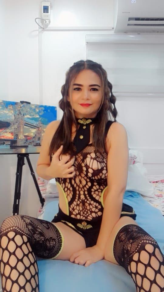 Kisses_Mae