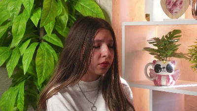 LeeannBruse Live Image