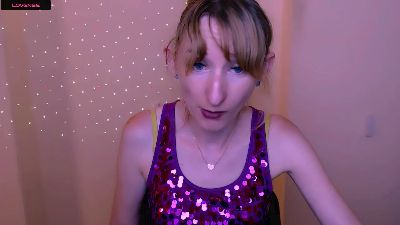 LillyBluee Live Image