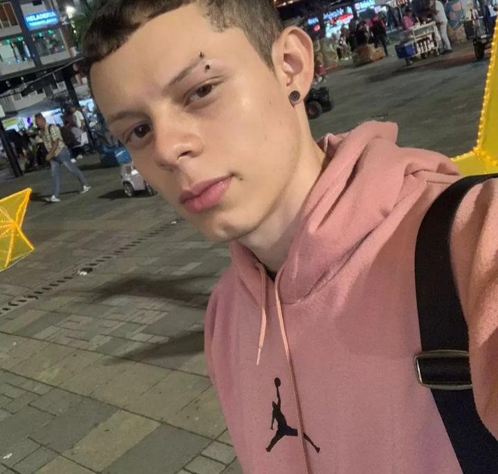 Mathew_Boyy Live Image
