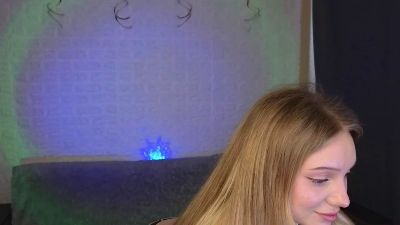 SandraSanvee Live Image