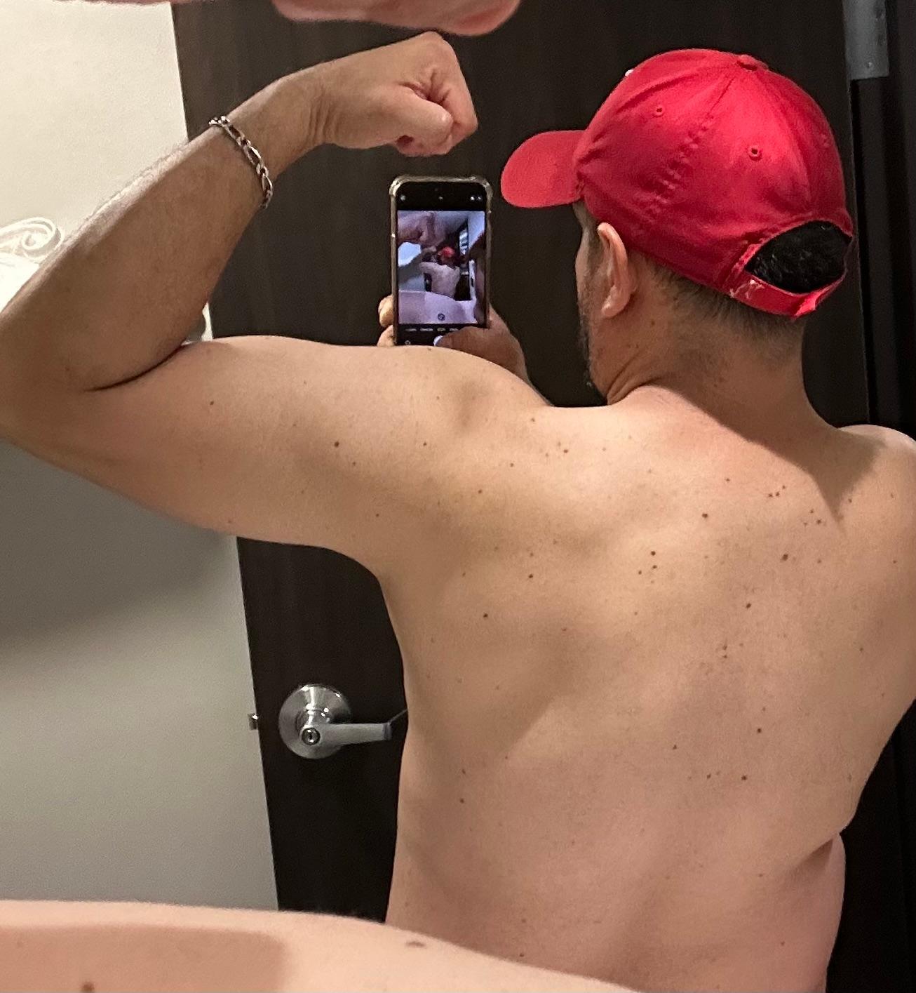 adrianlhot Live Image
