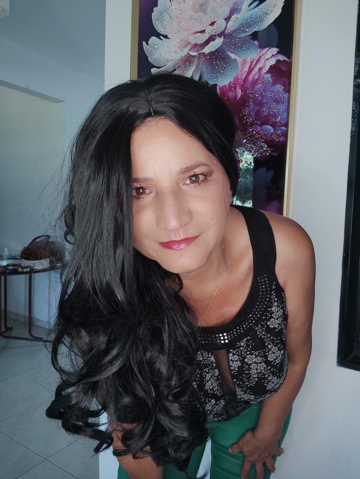 ashlyinparis69 Live Image