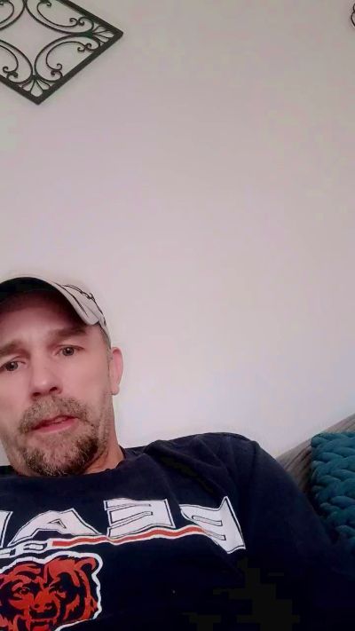 bobbydeluxelll Live Image