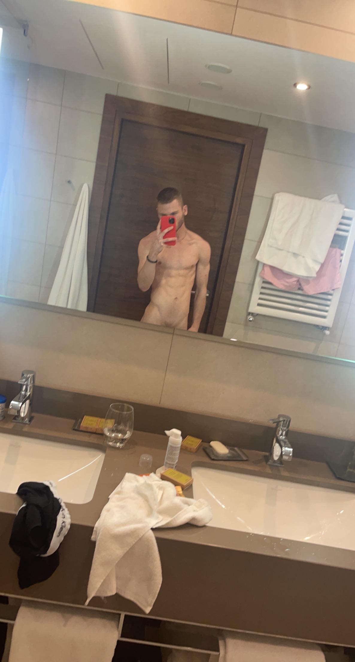 candyboyfuckhot Live Image
