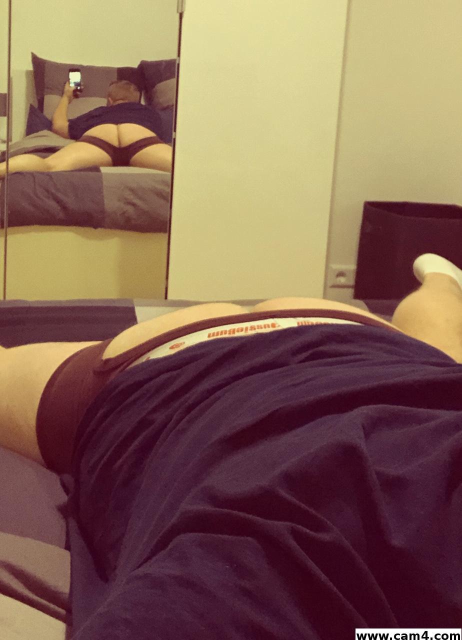 gayguycgn83 Live Image