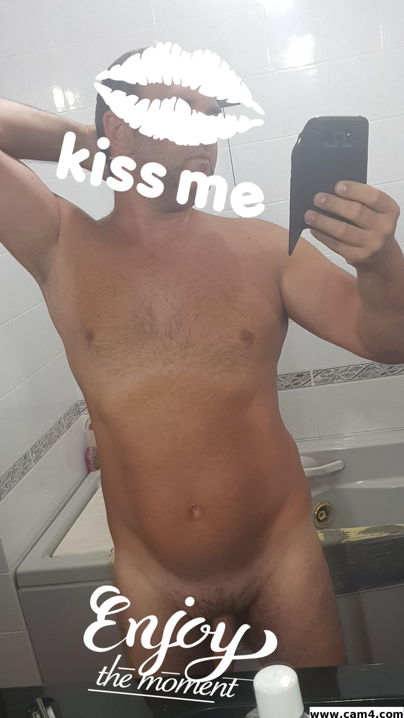 ita73male Live Image