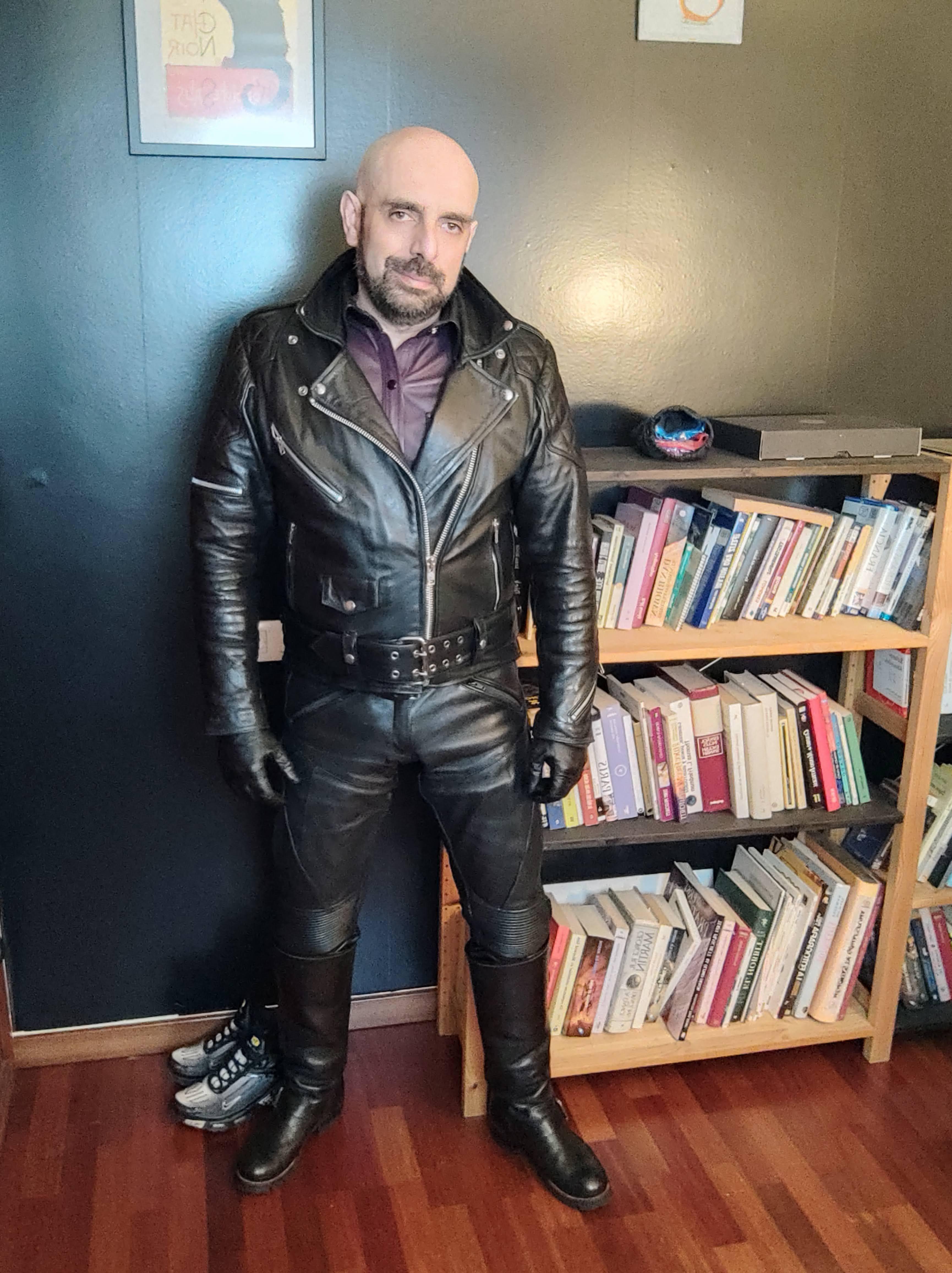 leatherspain1 Live Image