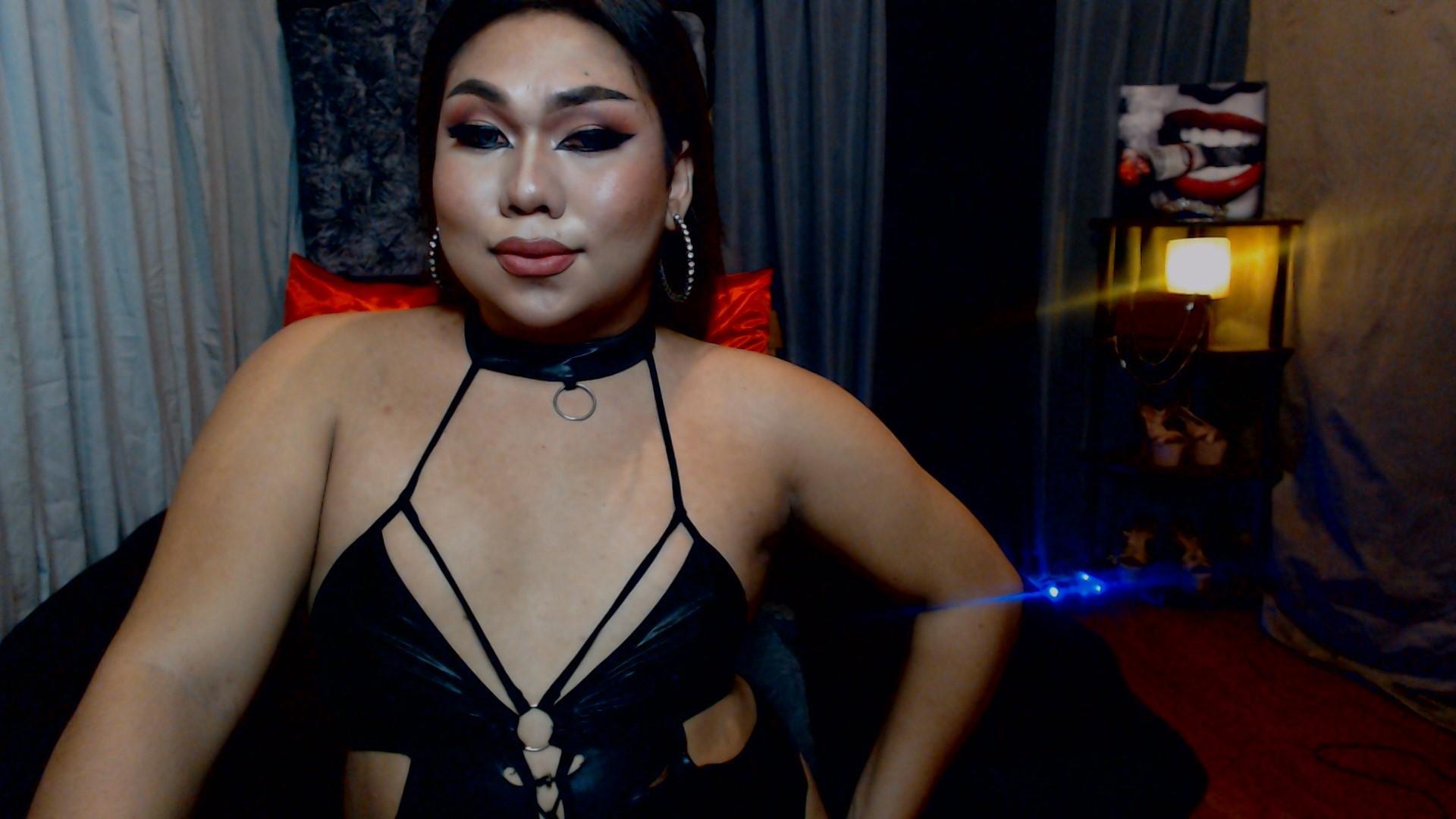 monica_willis Live Image