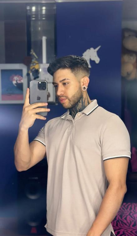 the_boys_naugh1 Live Image