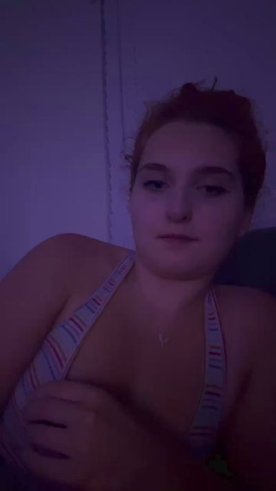 AURORASCARLOT live from United States