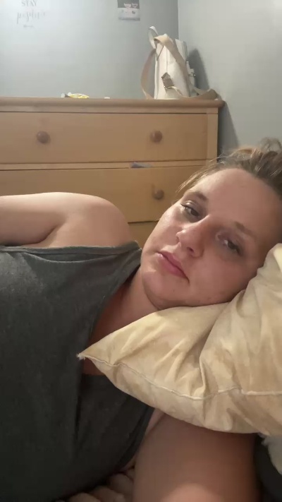 Abbygirl9 live from United States