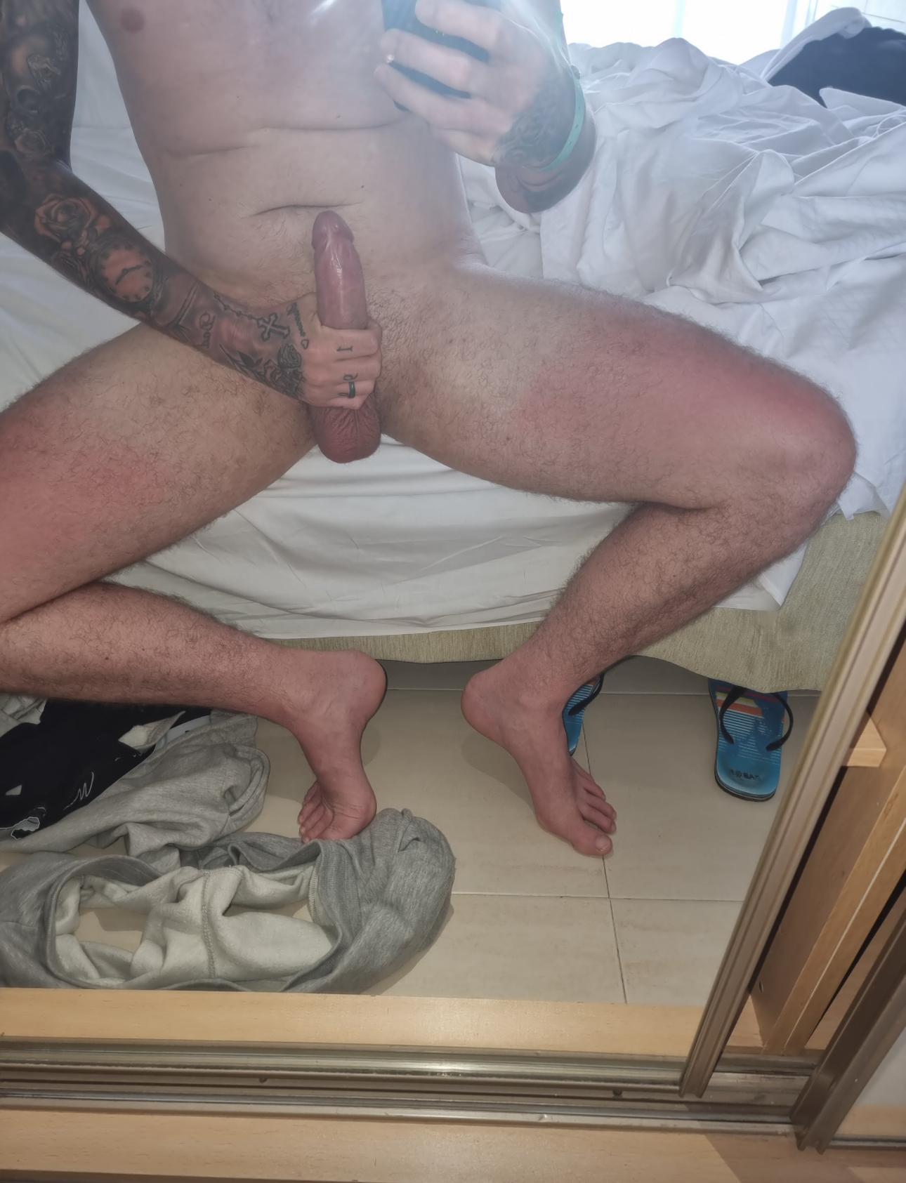 Adz6969 live from United Kingdom
