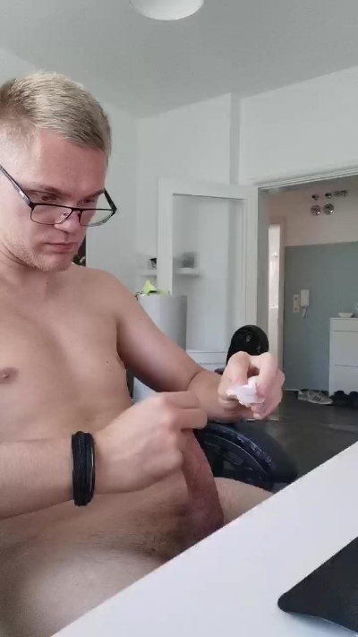 Aleex325 live from Germany
