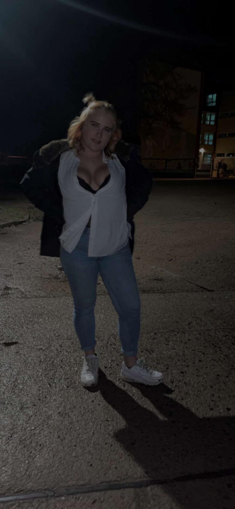 Alina_hkl live from Germany