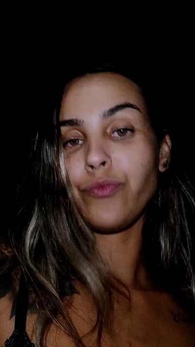 Babisurfistinha live from Brazil