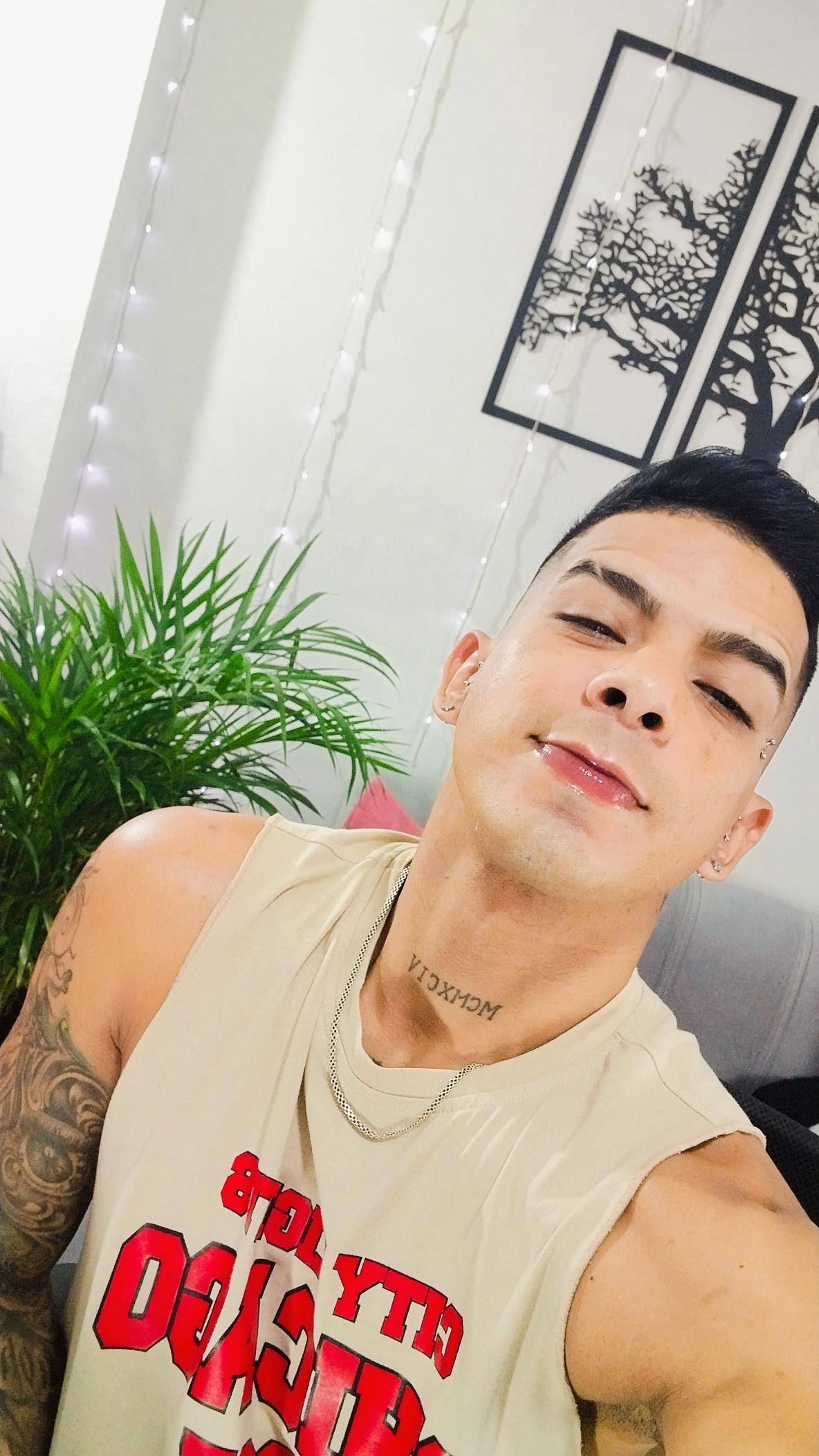 BraveFeller1 live from Colombia
