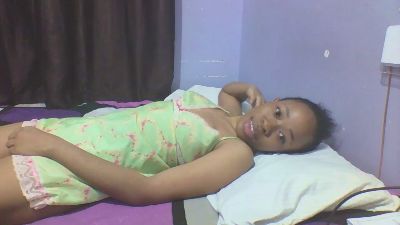 Demure_cutey live from Kenya