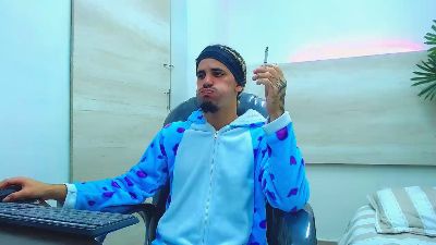 Dirty_Kingg live from United States