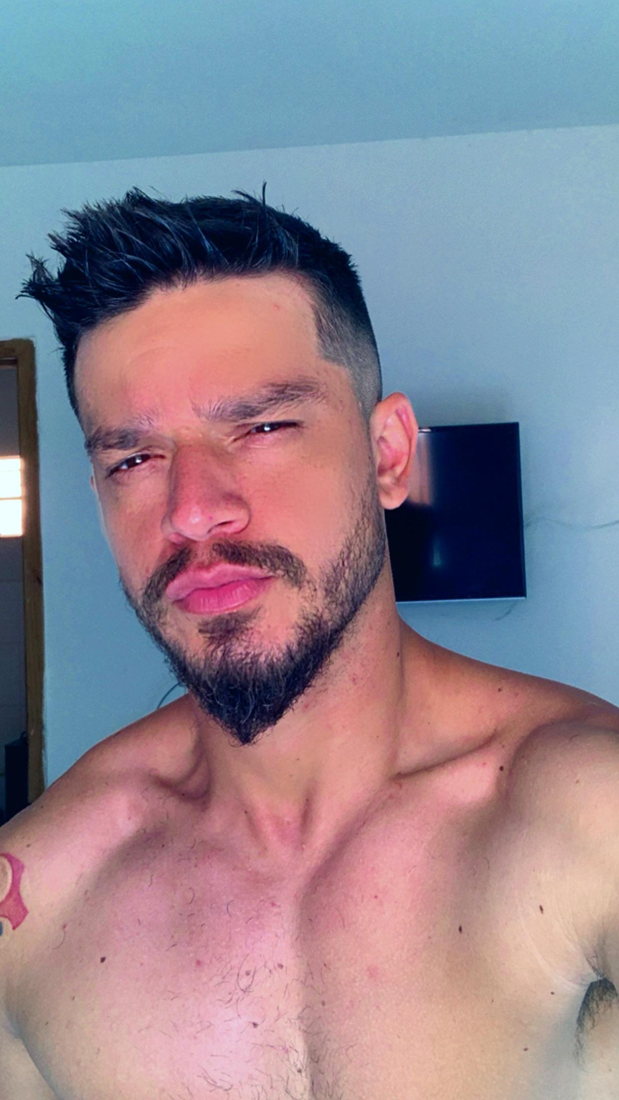 Dominic302 live from Brazil