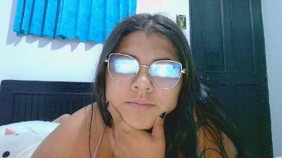 Dulce_cloee live from Colombia