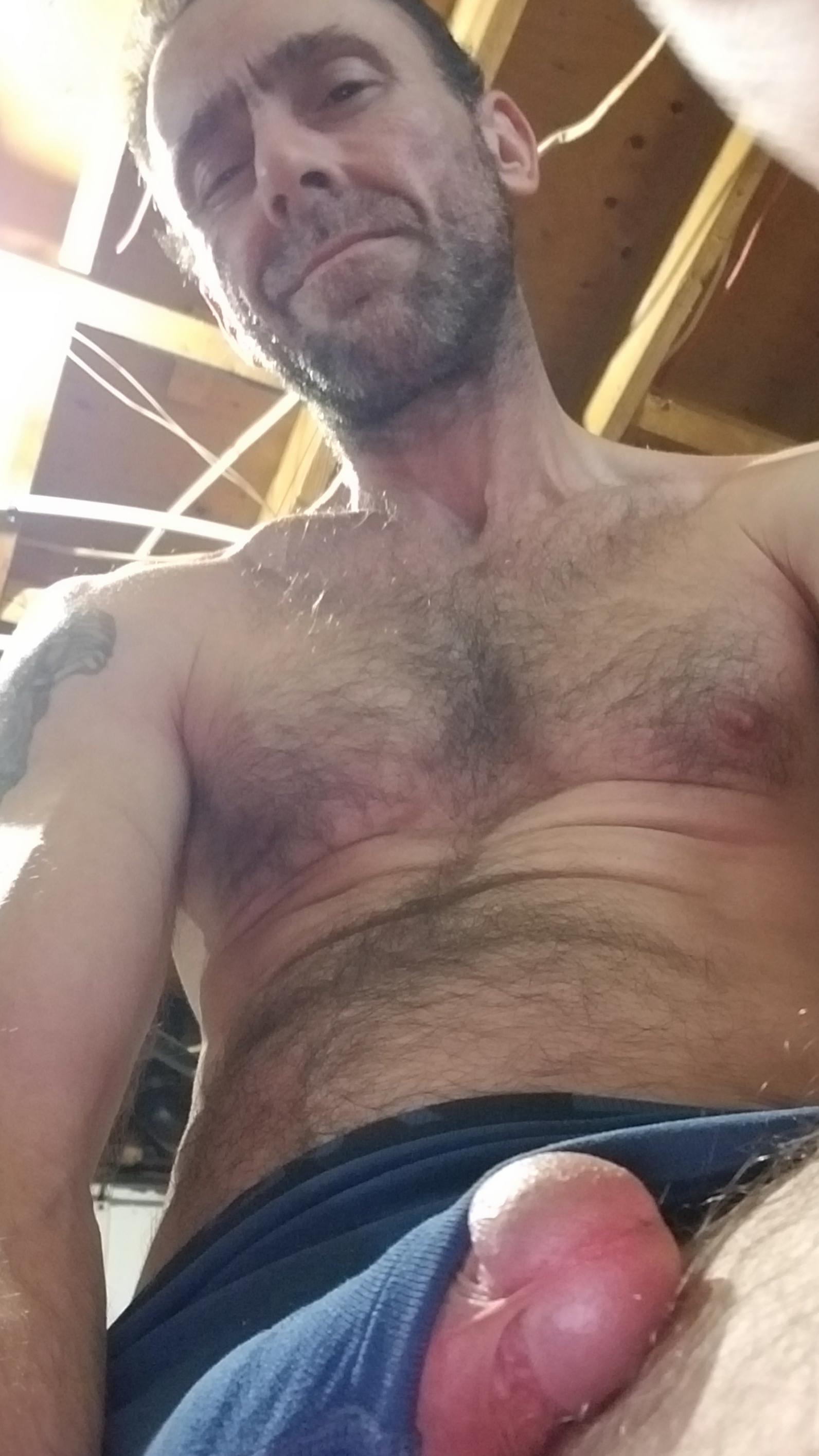 Floonny81 live from Canada
