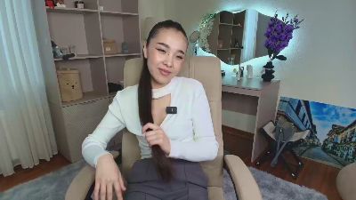 HildaButchee live from Thailand