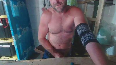 Hungthickbrit50 live from Canada