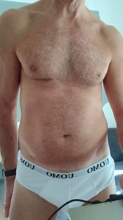 ItalSilverDaddy live from Italy