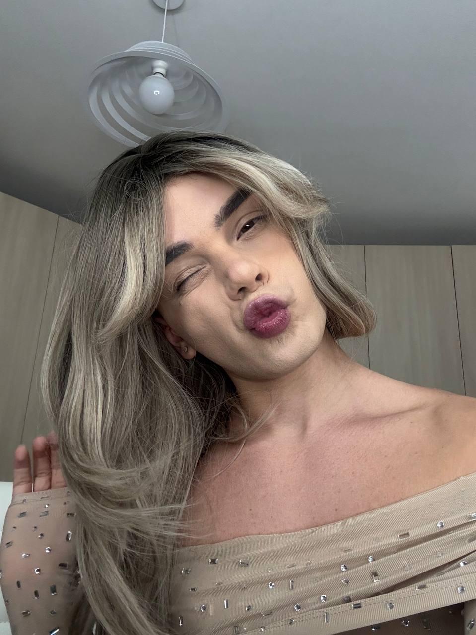 Jasmine_Monella live from Italy