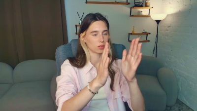 JayneFurness live from United Kingdom