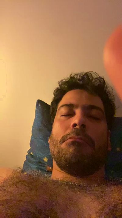 Juanssss26 live from Peru