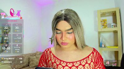 LauraBonnet_ live from Colombia