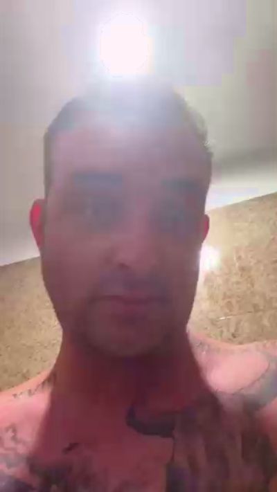 LeviHayd23 live from United States