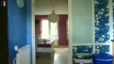 Lolapierce live from United Kingdom