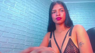 LucyLove1_ live from Colombia