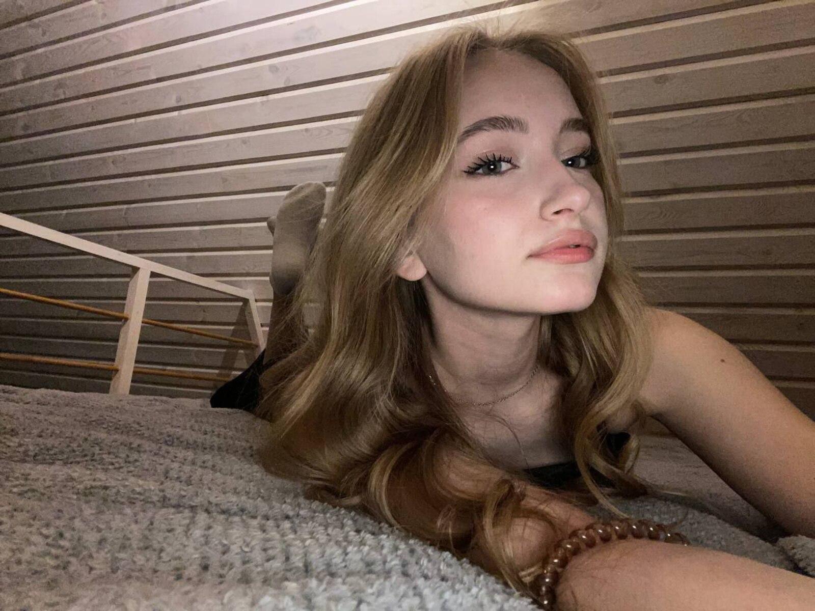 LudieAugustave live from France