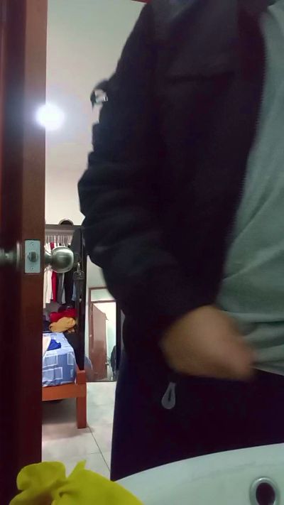 Luisfer98 live from Peru