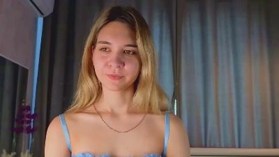 MaeAlison live from Spain