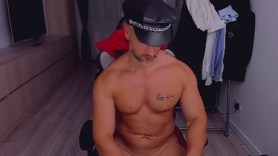 MarisMuscle live from United Kingdom