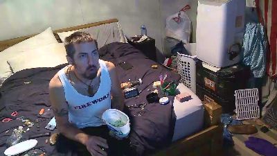 MeffgyverActual live from United States