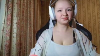 MozellaKlyn live from Netherlands